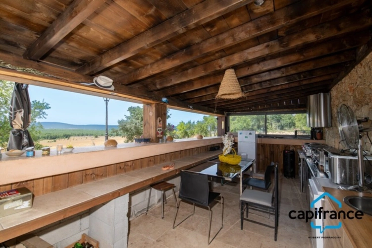 Photos 11 - Prestige - 83 Haut Var Régusse Gorge du verdon  Magnifique Domaine constitué par un ensemble de prés de 850m2 de plancher sur 18000m2