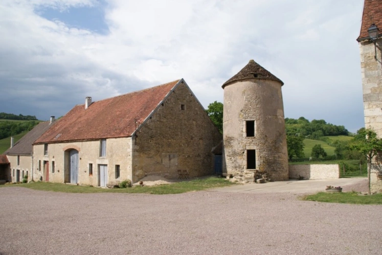 Photos 2 - Touristique - Propriété à proche de PRECY SOUS THIL (21)