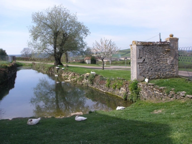 Photos 15 - Touristique - Propriété à proche de PRECY SOUS THIL (21)