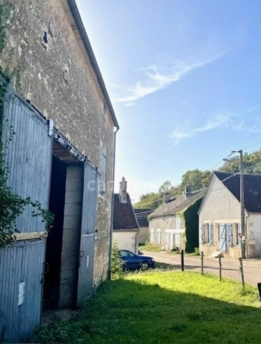 Photos 1 - Touristique - Grange avec écuries de 207 m2 avec jardin arboré de 2365 m2 secteur OUANNE (89)