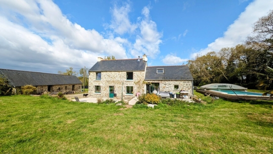 Photos 2 - Prestige - Dpt Finistère (29), à vendre HANVEC propriété avec Maison principale de 150 m², piscine et deux grandes dépendances