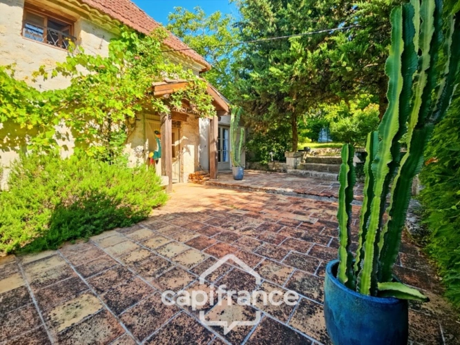 Photos 5 - Touristique - Domaine de charme, 4 hectares, 470 m² habitable, 20 couchages, roulotte, piscine, parc avec arbres centenaires