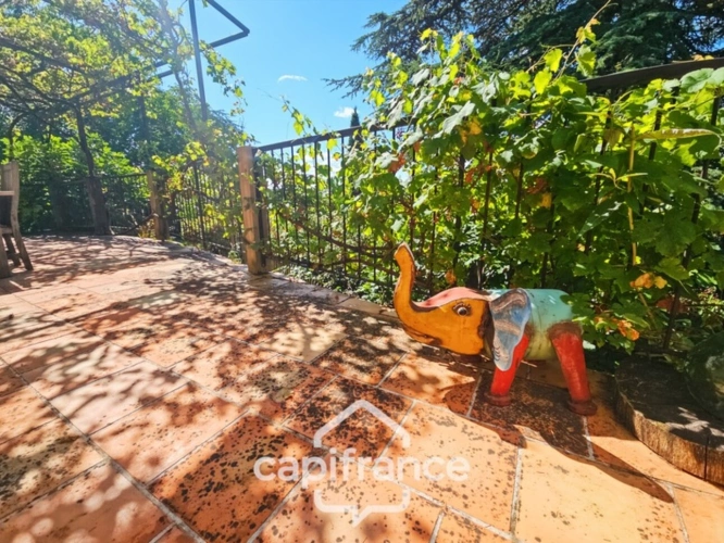 Photos 13 - Touristique - Domaine de charme, 4 hectares, 470 m² habitable, 20 couchages, roulotte, piscine, parc avec arbres centenaires
