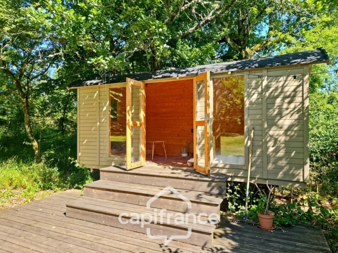 Photos 17 - Touristique - Domaine de charme, 4 hectares, 470 m² habitable, 20 couchages, roulotte, piscine, parc avec arbres centenaires