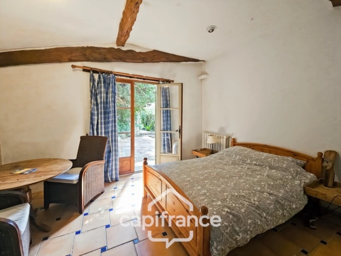 Photos 26 - Touristique - Domaine de charme, 4 hectares, 470 m² habitable, 20 couchages, roulotte, piscine, parc avec arbres centenaires