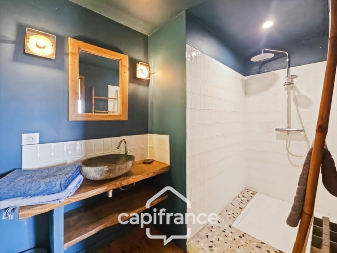 Photos 34 - Touristique - Domaine de charme, 4 hectares, 470 m² habitable, 20 couchages, roulotte, piscine, parc avec arbres centenaires