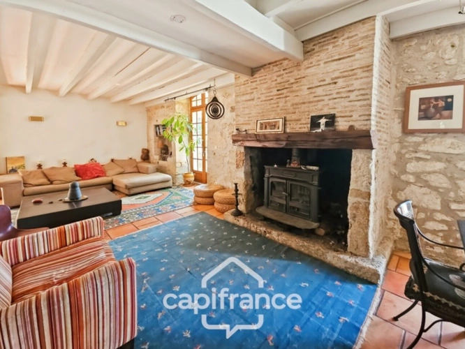 Photos 36 - Touristique - Domaine de charme, 4 hectares, 470 m² habitable, 20 couchages, roulotte, piscine, parc avec arbres centenaires