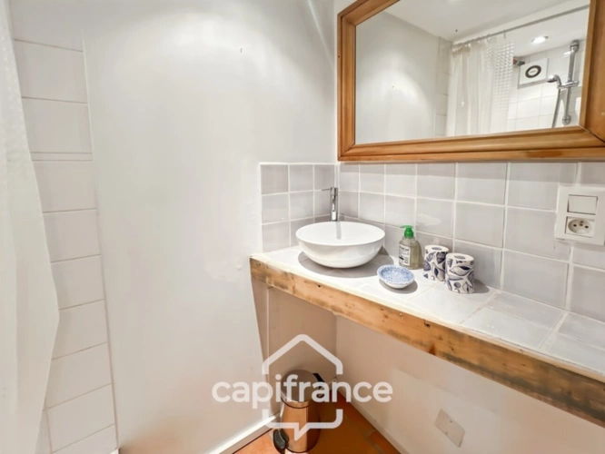 Photos 40 - Touristique - Domaine de charme, 4 hectares, 470 m² habitable, 20 couchages, roulotte, piscine, parc avec arbres centenaires