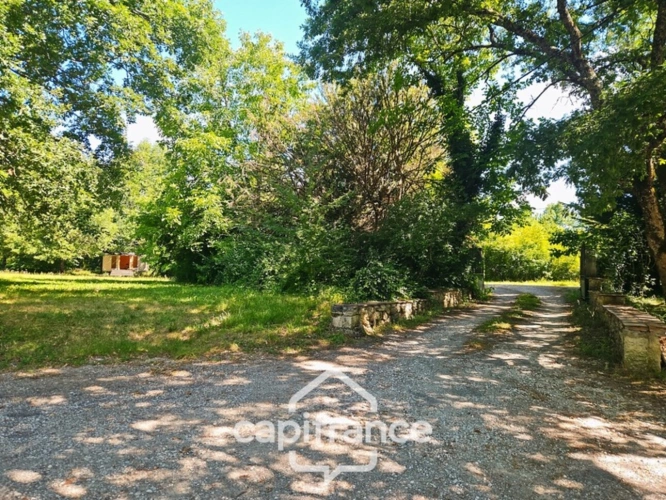 Photos 45 - Touristique - Domaine de charme, 4 hectares, 470 m² habitable, 20 couchages, roulotte, piscine, parc avec arbres centenaires