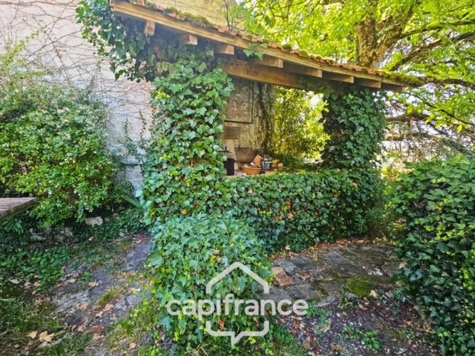 Photos 46 - Touristique - Domaine de charme, 4 hectares, 470 m² habitable, 20 couchages, roulotte, piscine, parc avec arbres centenaires