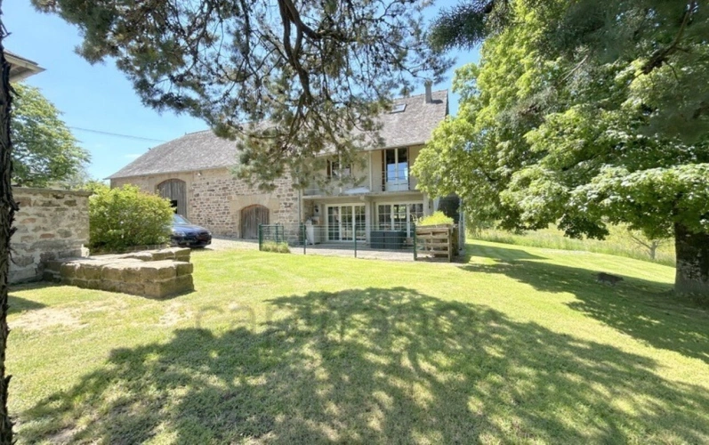 Photos 1 - Touristique - Ensemble de propriété - 3 maisons restaurées et une vaste grange secteur Lanteuil