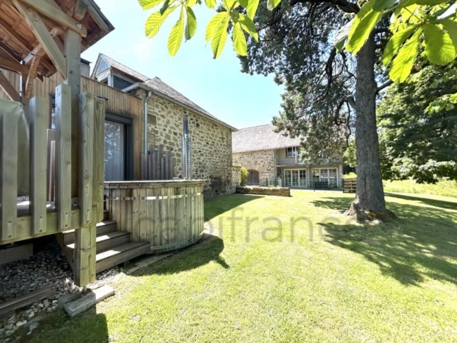 Photos 2 - Touristique - Ensemble de propriété - 3 maisons restaurées et une vaste grange secteur Lanteuil
