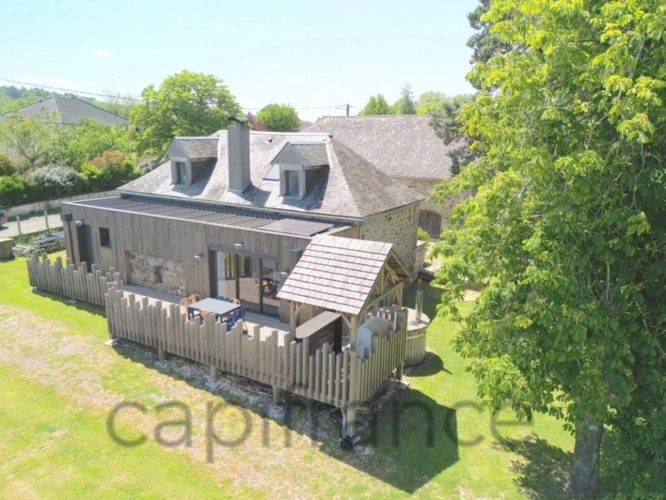 Photos 3 - Touristique - Ensemble de propriété - 3 maisons restaurées et une vaste grange secteur Lanteuil