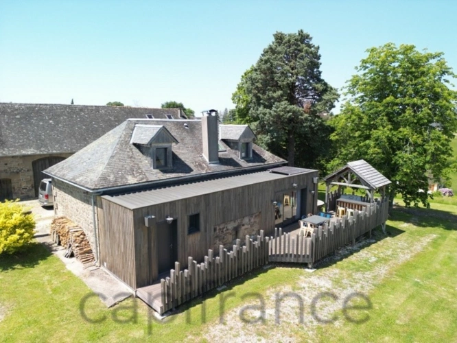 Photos 4 - Touristique - Ensemble de propriété - 3 maisons restaurées et une vaste grange secteur Lanteuil