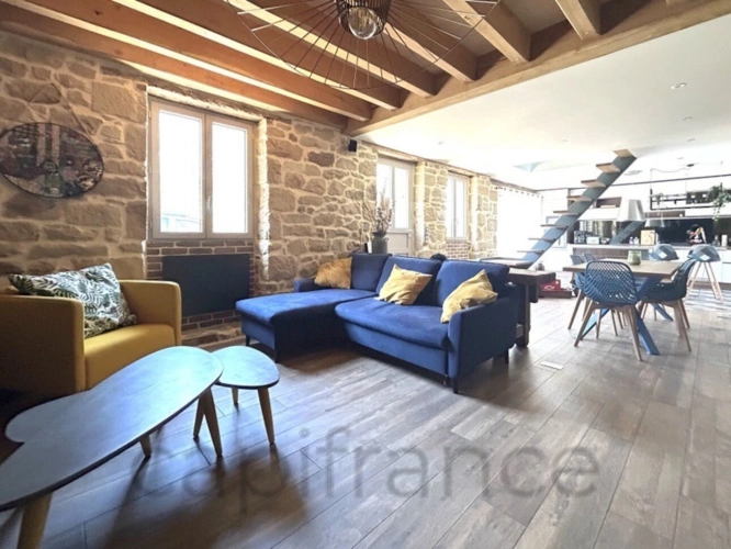 Photos 8 - Touristique - Ensemble de propriété - 3 maisons restaurées et une vaste grange secteur Lanteuil