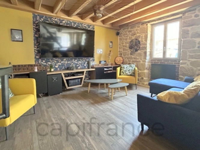 Photos 12 - Touristique - Ensemble de propriété - 3 maisons restaurées et une vaste grange secteur Lanteuil