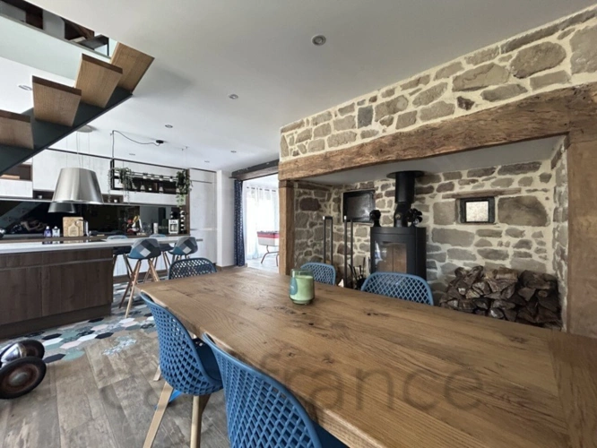 Photos 13 - Touristique - Ensemble de propriété - 3 maisons restaurées et une vaste grange secteur Lanteuil