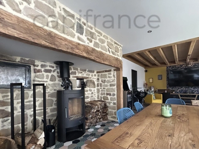 Photos 14 - Touristique - Ensemble de propriété - 3 maisons restaurées et une vaste grange secteur Lanteuil