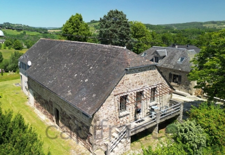Photos 23 - Touristique - Ensemble de propriété - 3 maisons restaurées et une vaste grange secteur Lanteuil