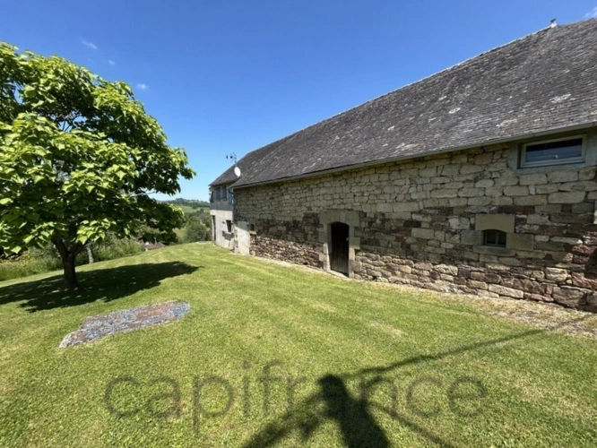 Photos 30 - Touristique - Ensemble de propriété - 3 maisons restaurées et une vaste grange secteur Lanteuil