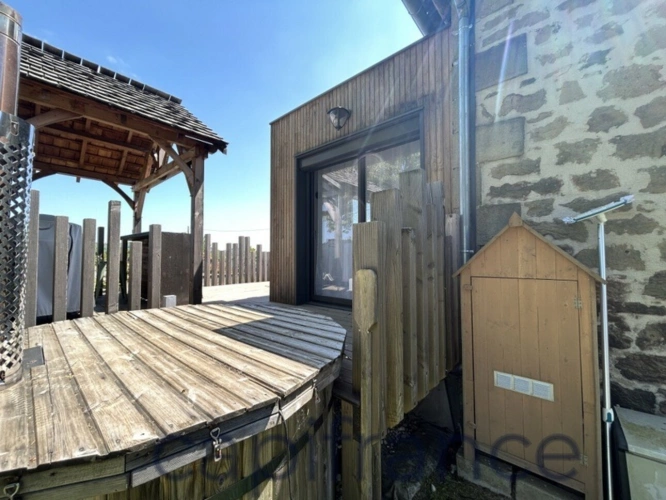 Photos 38 - Touristique - Ensemble de propriété - 3 maisons restaurées et une vaste grange secteur Lanteuil