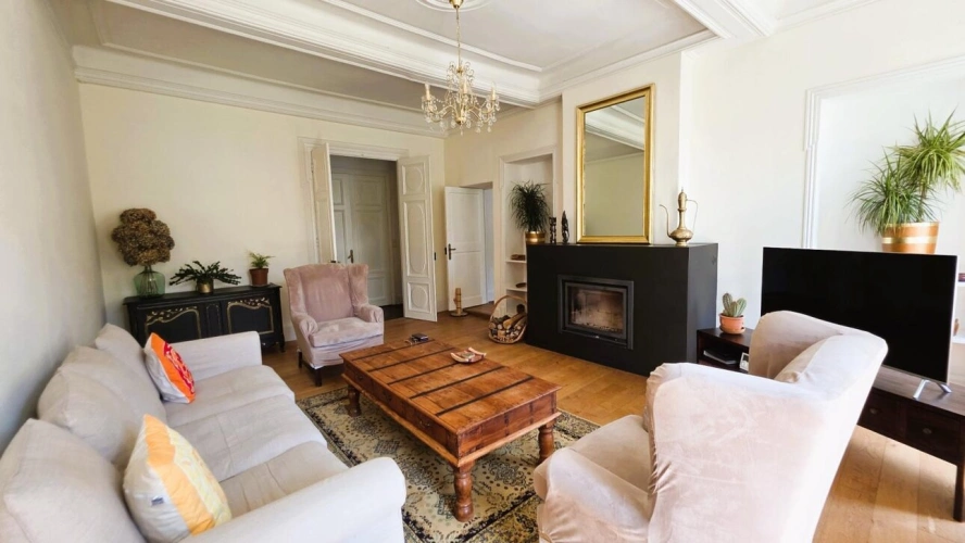 Photos 4 - Prestigious - Character property