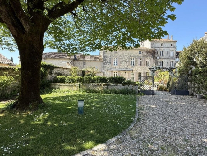 Photos 1 - Prestige - Maison de caractère