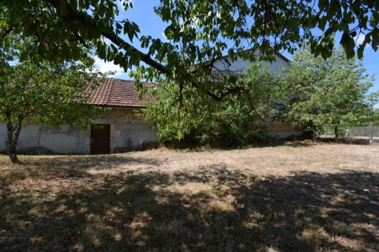 Photos 5 - Touristique - Maison à vendre 1 pièce proche de LA ROCHEFOUCAULD EN ANGOUMOIS (16)