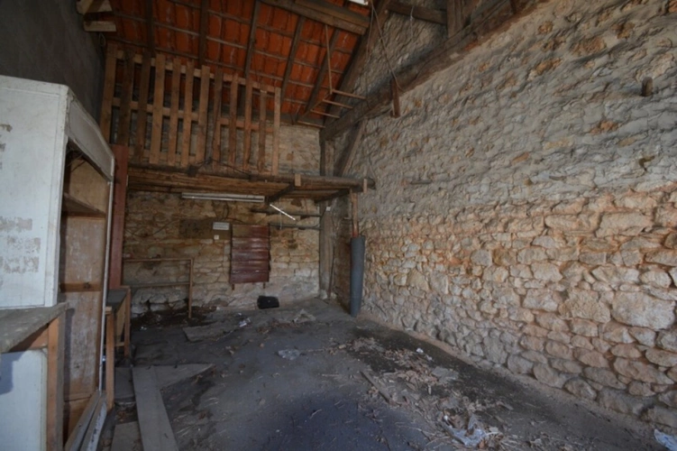 Photos 9 - Touristique - Maison à vendre 1 pièce proche de LA ROCHEFOUCAULD EN ANGOUMOIS (16)