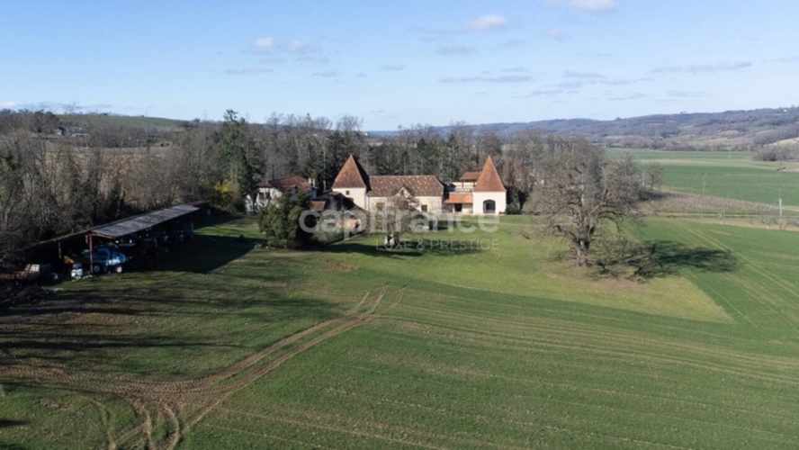 Photos 1 - Équestre - Domaine exceptionnel, 12 Ha, 2 maisons et grande bâtisse de 1930, grange de stockage, 30 min de Pau