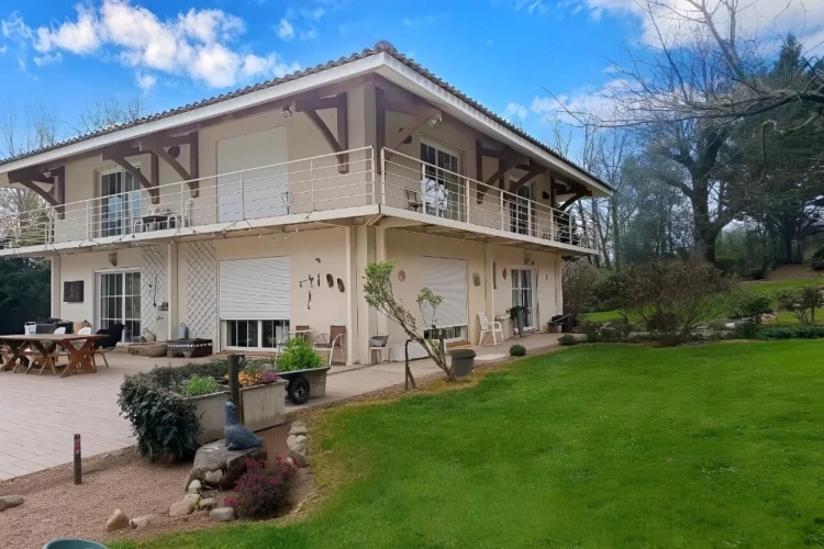 Photos 2 - Prestige - Maison et dépendances