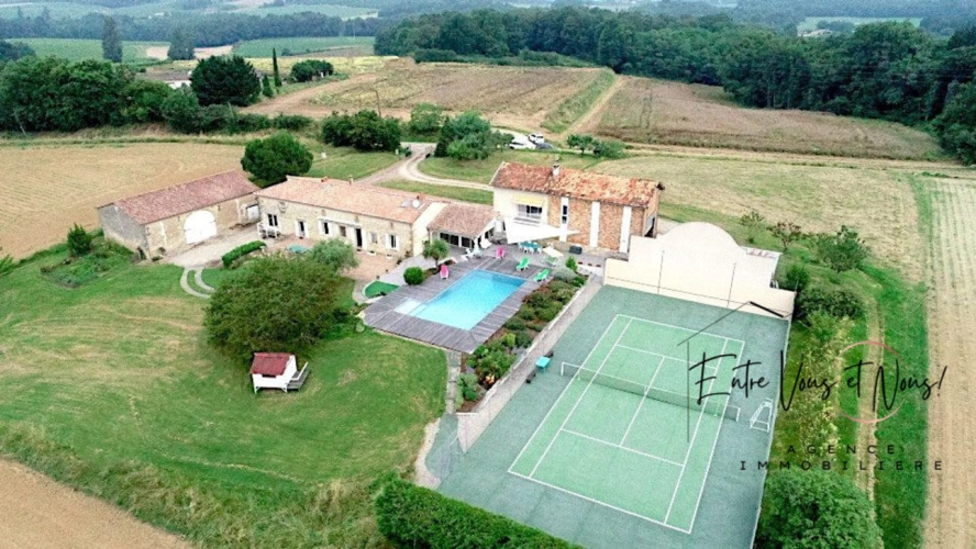 Photos 1 - Touristique - Propriété de 415m2 idéal projet touristique, proche La Réole