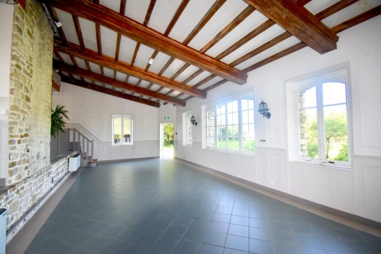 Photos 3 - Prestige - MAGNIFIQUE CHÂTEAU DE BORD DE MER, AVEC SES DÉPENDANCES, SUR 1