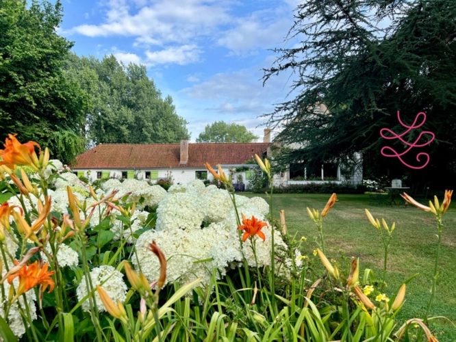 Photos 1 - Prestige - Propriété à vendre au calme et dans la nature