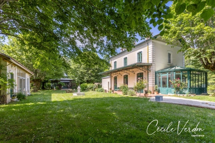 Photos 1 - Prestige - Propriété à vendre 10 pièces, 284 m2 BELEYMAS (24) 15 min de Bergerac – Propriété de charme du XIXe siècle avec dépendances, piscine et potentiel d’accueil sur 8 500 m²