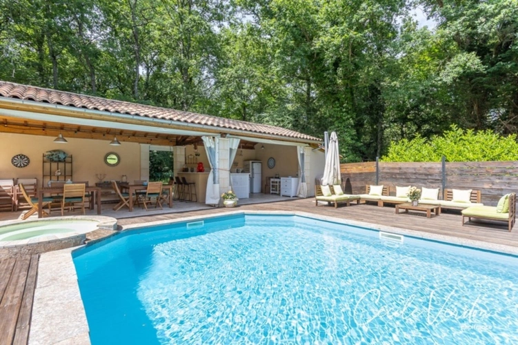 Photos 7 - Prestige - Propriété à vendre 10 pièces, 284 m2 BELEYMAS (24) 15 min de Bergerac – Propriété de charme du XIXe siècle avec dépendances, piscine et potentiel d’accueil sur 8 500 m²
