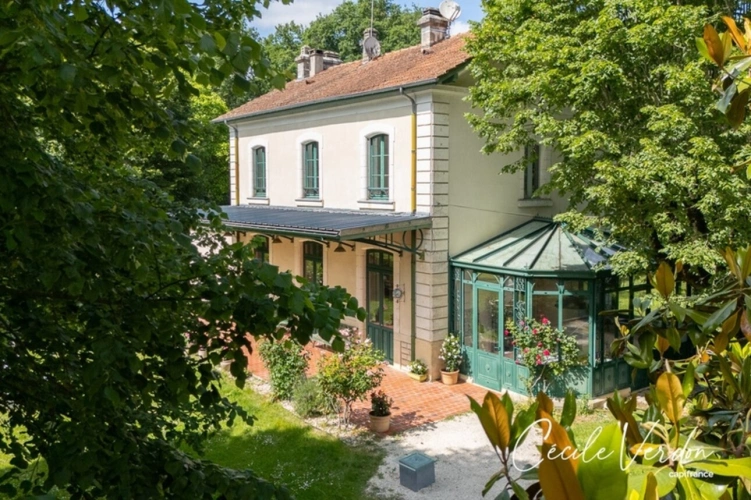 Photos 9 - Prestige - Propriété à vendre 10 pièces, 284 m2 BELEYMAS (24) 15 min de Bergerac – Propriété de charme du XIXe siècle avec dépendances, piscine et potentiel d’accueil sur 8 500 m²