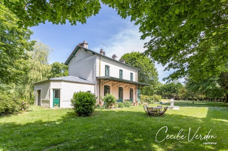 Photos 24 - Prestige - Propriété à vendre 10 pièces, 284 m2 BELEYMAS (24) 15 min de Bergerac – Propriété de charme du XIXe siècle avec dépendances, piscine et potentiel d’accueil sur 8 500 m²