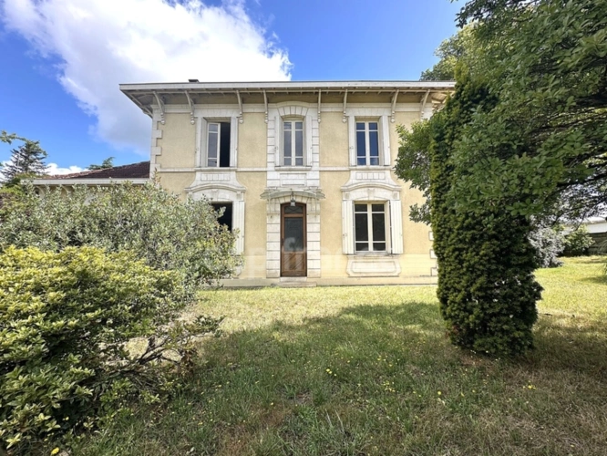 Photos 6 - Prestige - Maison de Maitre-dépendances-parc de 1,2 ha-Hypercentre de SALLES (33)
