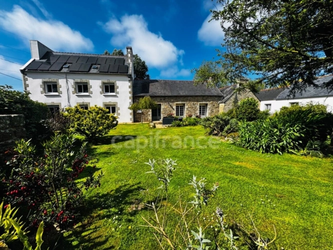 Photos 2 - Touristique - Maison de caractère avec gîte indépendant – 10 pièces – 238 m² – Kerlouan (Finistère)