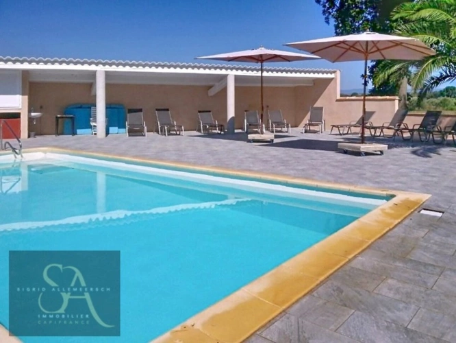 Photos 1 - Touristique - Propriété (trois maisons) 249m² avec piscine  à vendre pièces 15 minuntes de NARBONNE (11)