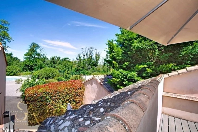 Photos 2 - Touristique - Propriété (trois maisons) 249m² avec piscine  à vendre pièces 15 minuntes de NARBONNE (11)
