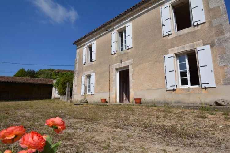 Photos 1 - Touristique - Propriété de caractère avec dépendances proche de HIERSAC (16) jardin