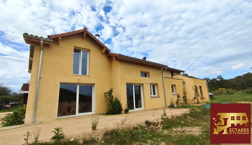 Photos 1 - Prestige - Maison rénovée 6 hectares attenants