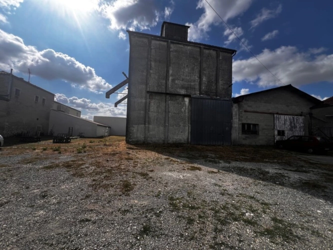 Photos 2 - Touristique - Ancien Silo à réhabiliter - MARSAIS