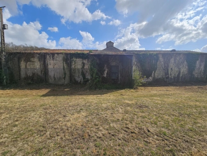 Photos 2 - Touristique - Batisse à renover MARSAIS