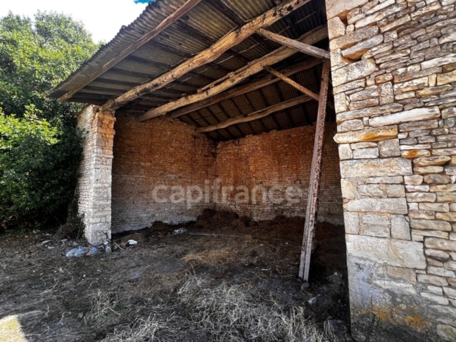 Photos 5 - Touristique - Grange à rénover PUYRAVAULT