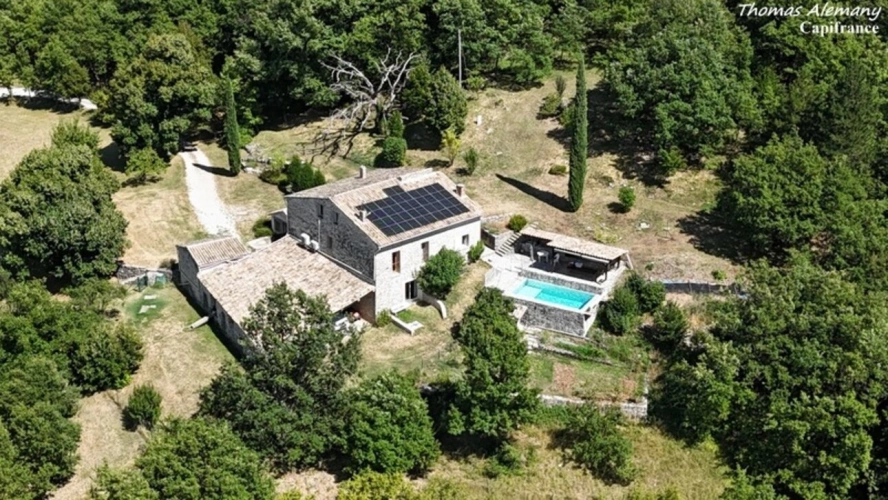 Photos 1 - Agricole - Propriété en pierre de 180 m² habitables sur 22 000 m² de terrain, vue dominante