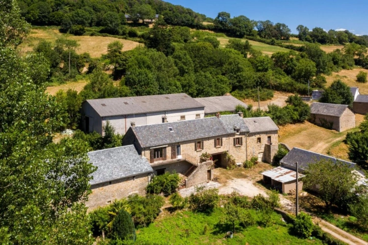Photos 1 - Agricultural - Farm with outbuildings