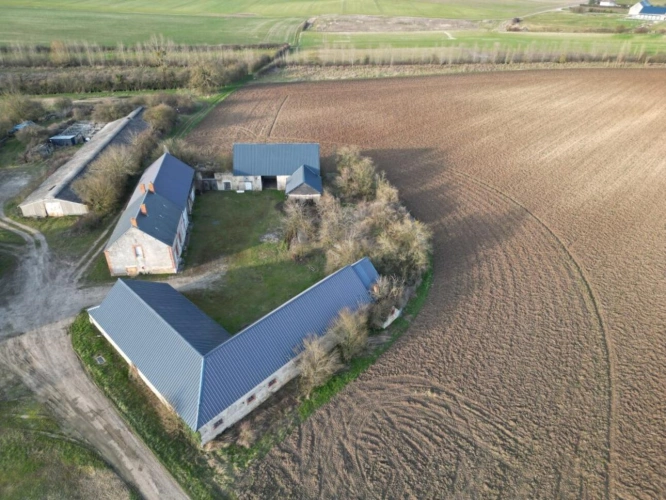 Photos 6 - Agricole - Exploitation céréalière occupée située en Champagne Berricho